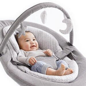 ❌ SOLD ❌ Nuna Leaf Grow Pottery Barn Exclusive
Limited edition: Arrow Collection